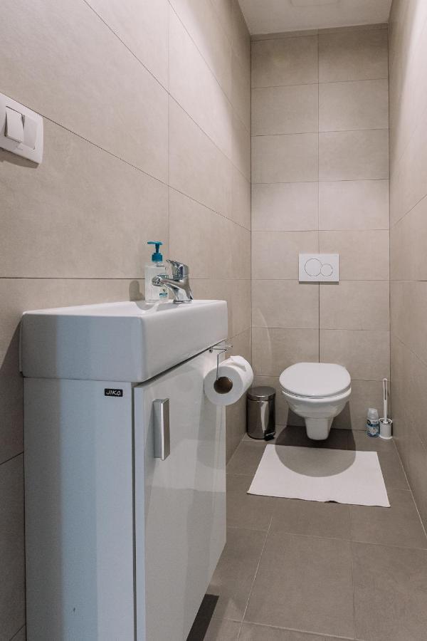 Skau 1 Old Town Family & Business Apartment Free Parking Pressburg Exterior foto