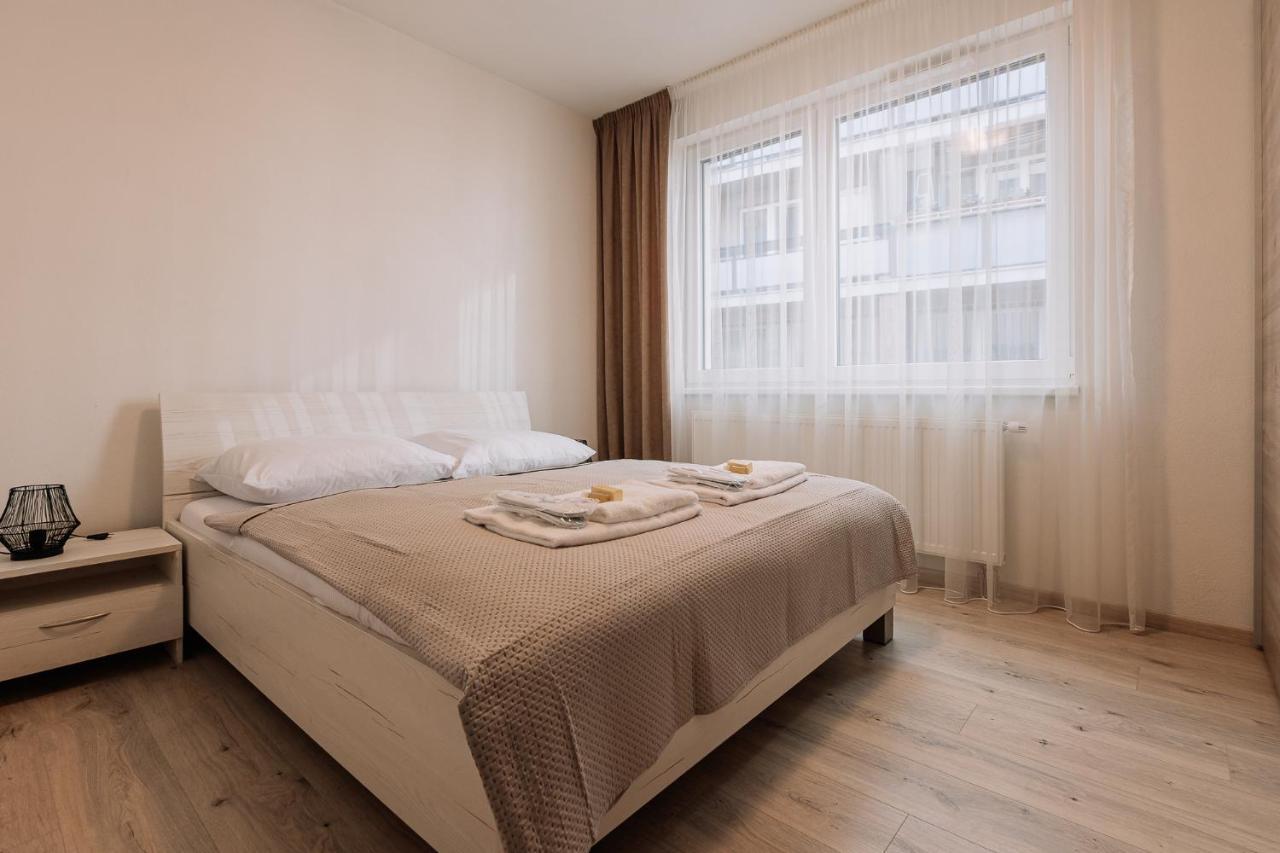 Skau 1 Old Town Family & Business Apartment Free Parking Pressburg Exterior foto