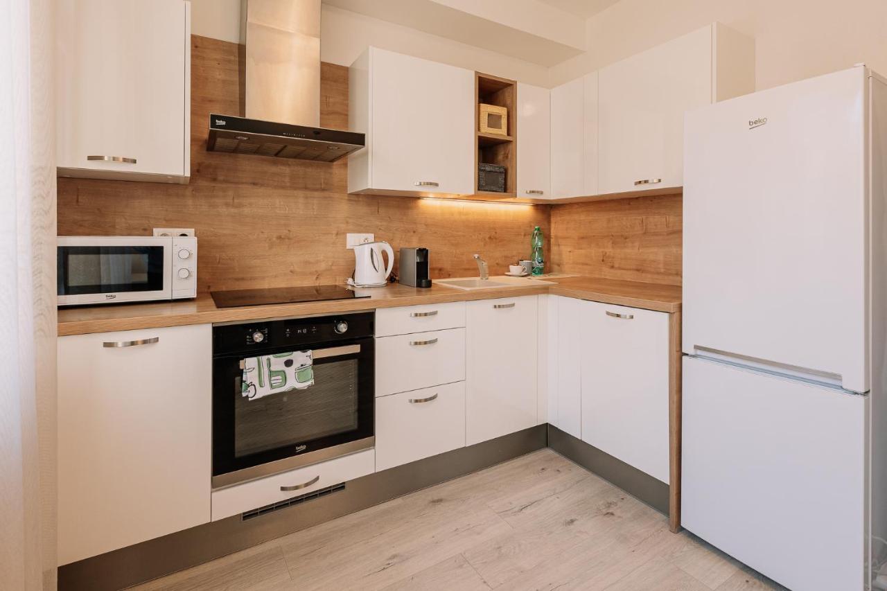 Skau 1 Old Town Family & Business Apartment Free Parking Pressburg Exterior foto